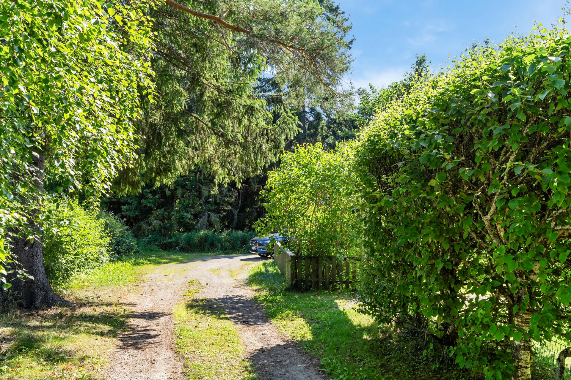 Välkommen till Krokforsvägen – ett hem med lugn, rymd och lantlig charm!