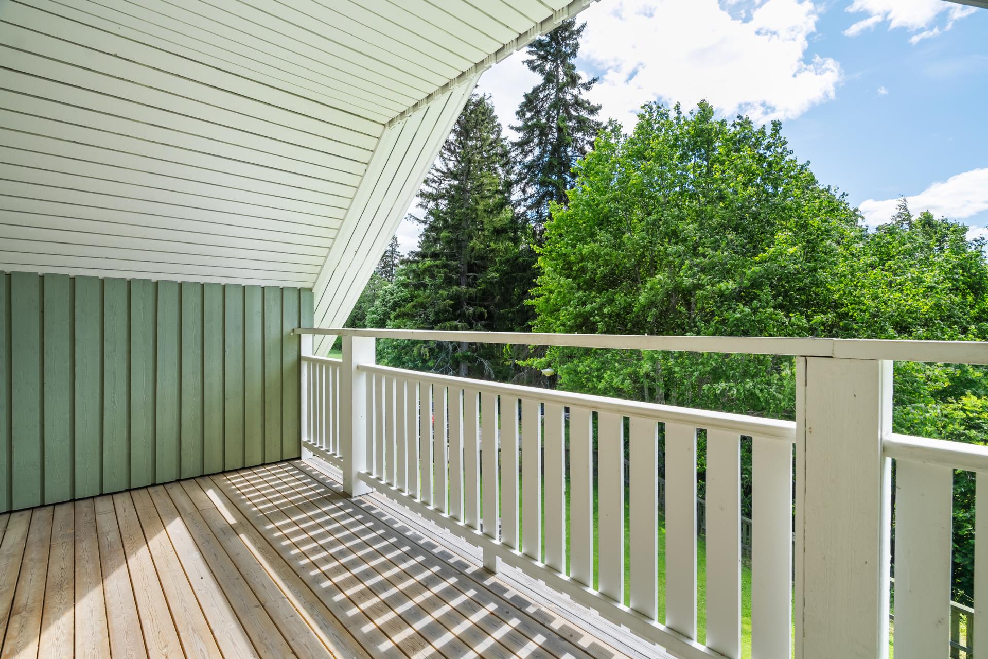 Välkommen till Krokforsvägen – ett hem med lugn, rymd och lantlig charm!