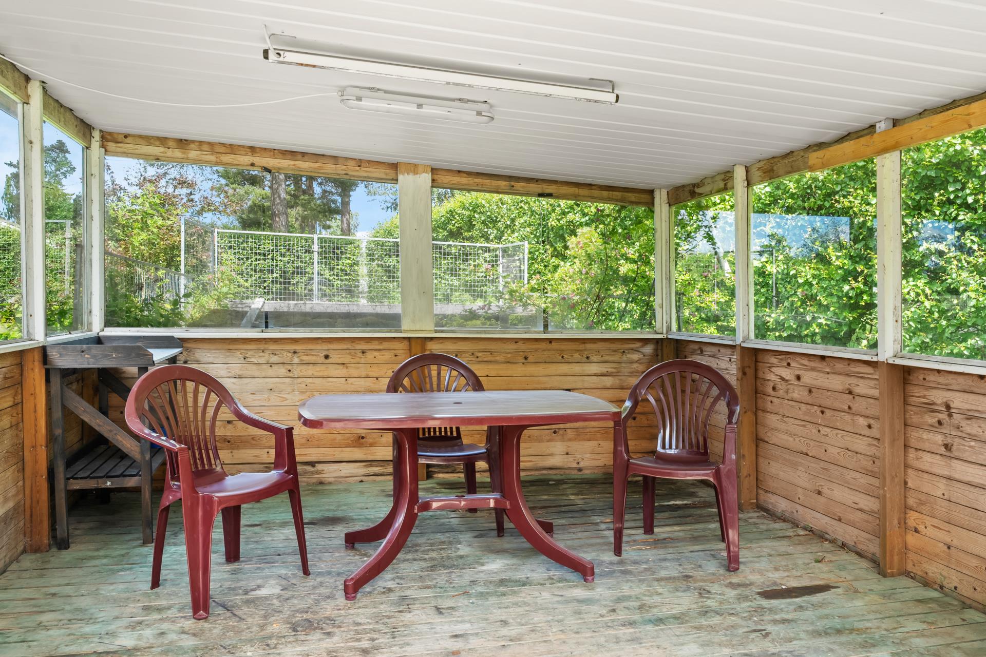 Välkommen till Krokforsvägen – ett hem med lugn, rymd och lantlig charm!