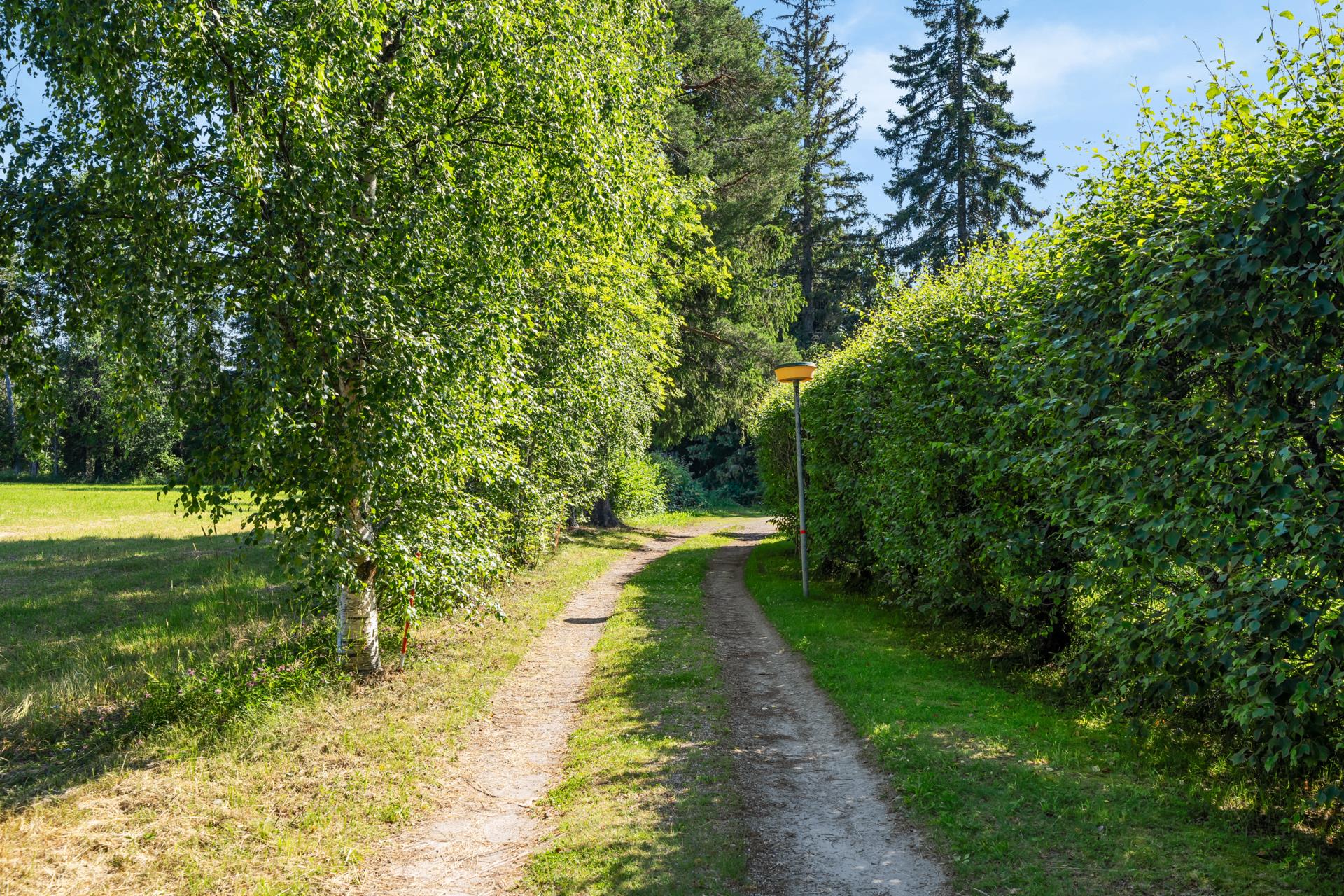 Välkommen till Krokforsvägen – ett hem med lugn, rymd och lantlig charm!