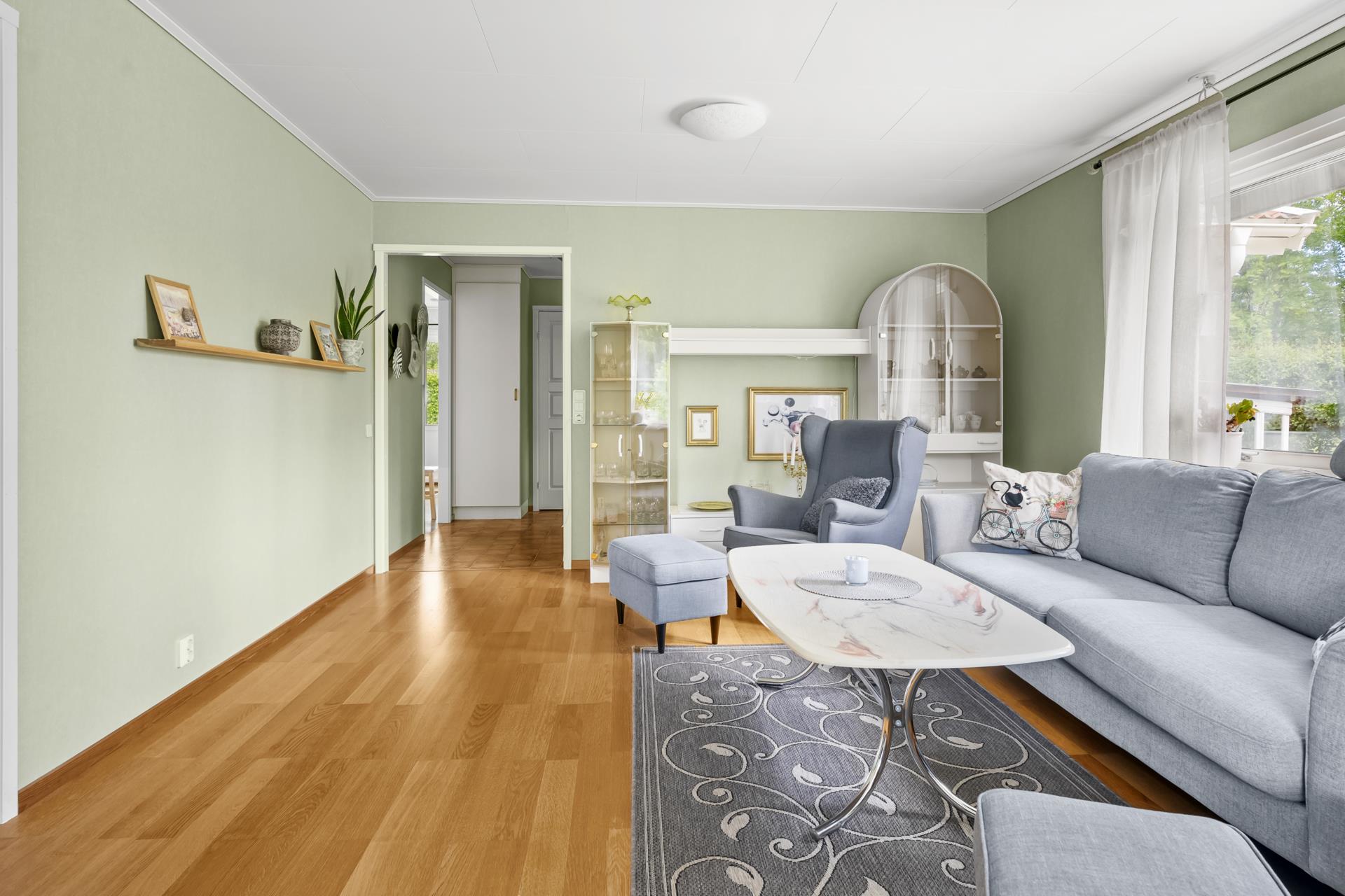 Välkommen till Krokforsvägen – ett hem med lugn, rymd och lantlig charm!