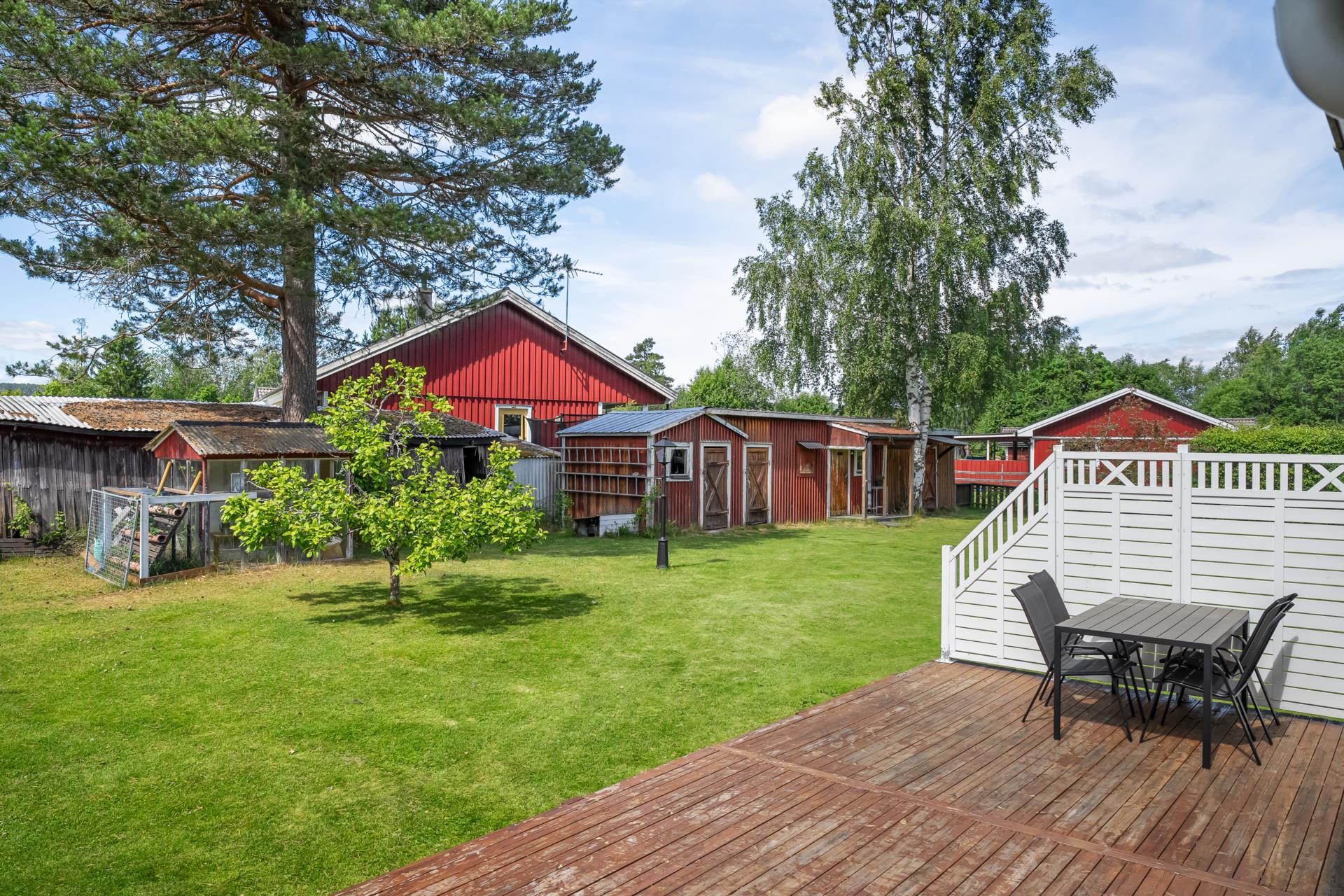 Välkommen till Krokforsvägen – ett hem med lugn, rymd och lantlig charm!