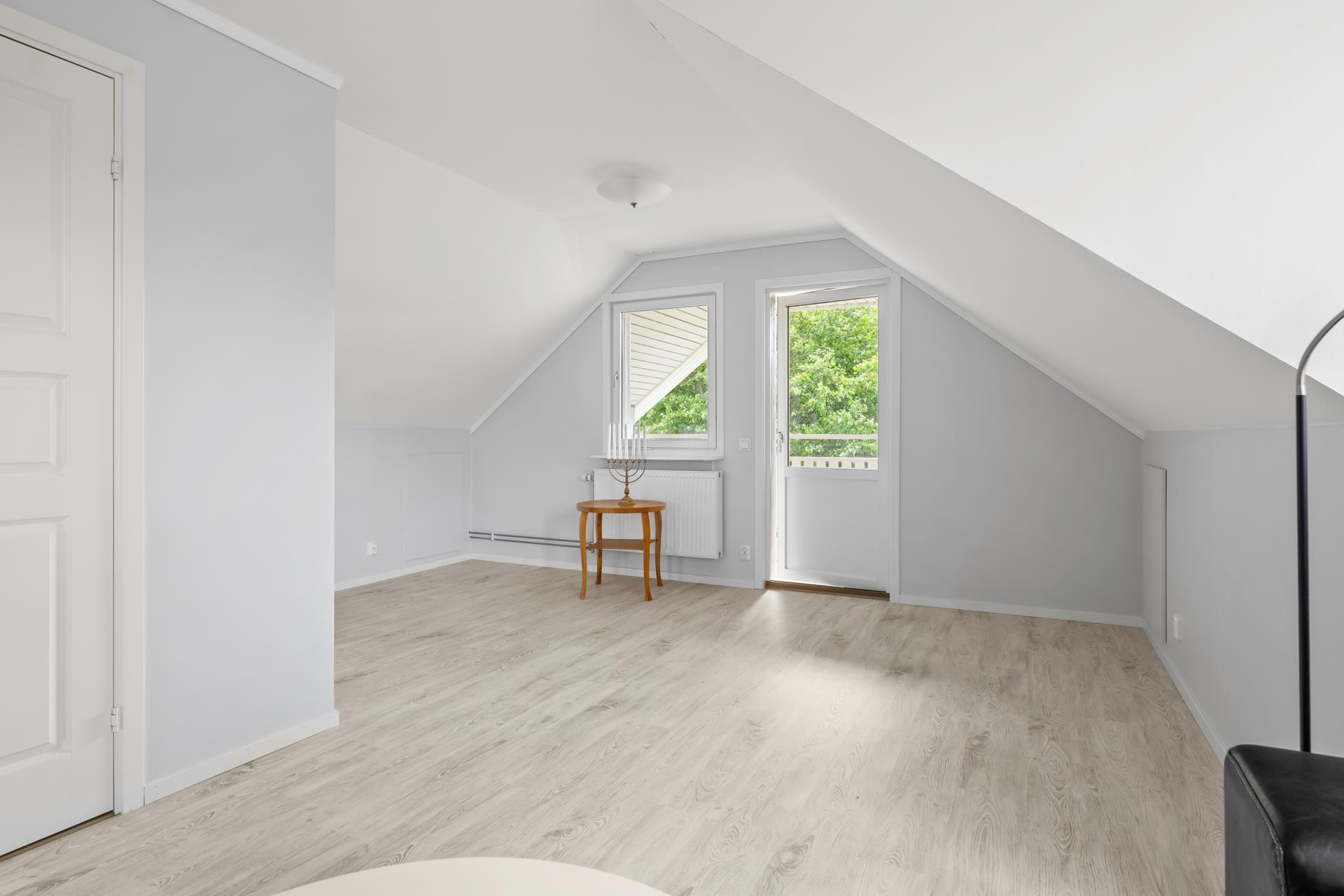 Välkommen till Krokforsvägen – ett hem med lugn, rymd och lantlig charm!