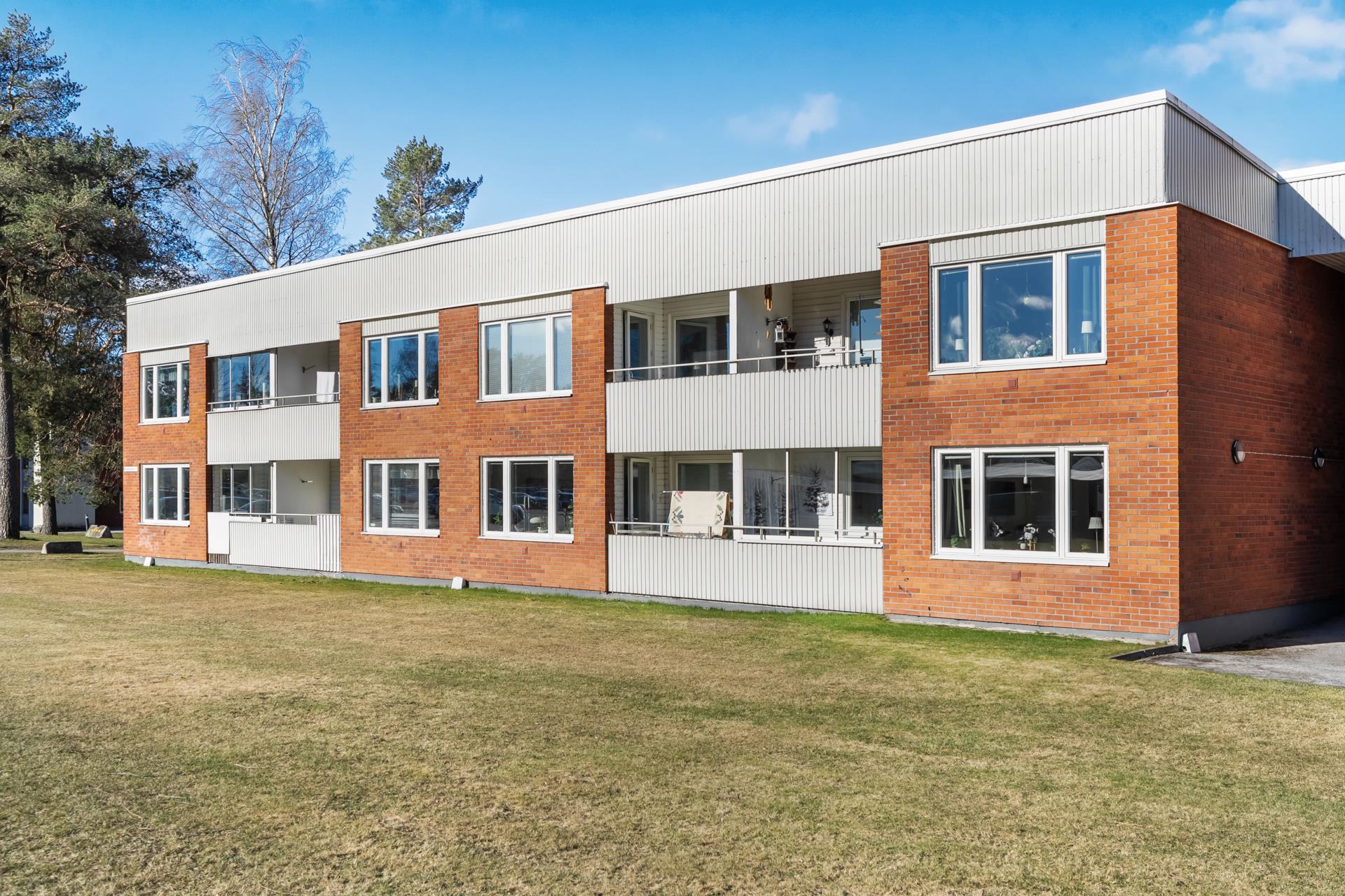 Trivsam tvåa på markplan med egen ingång
