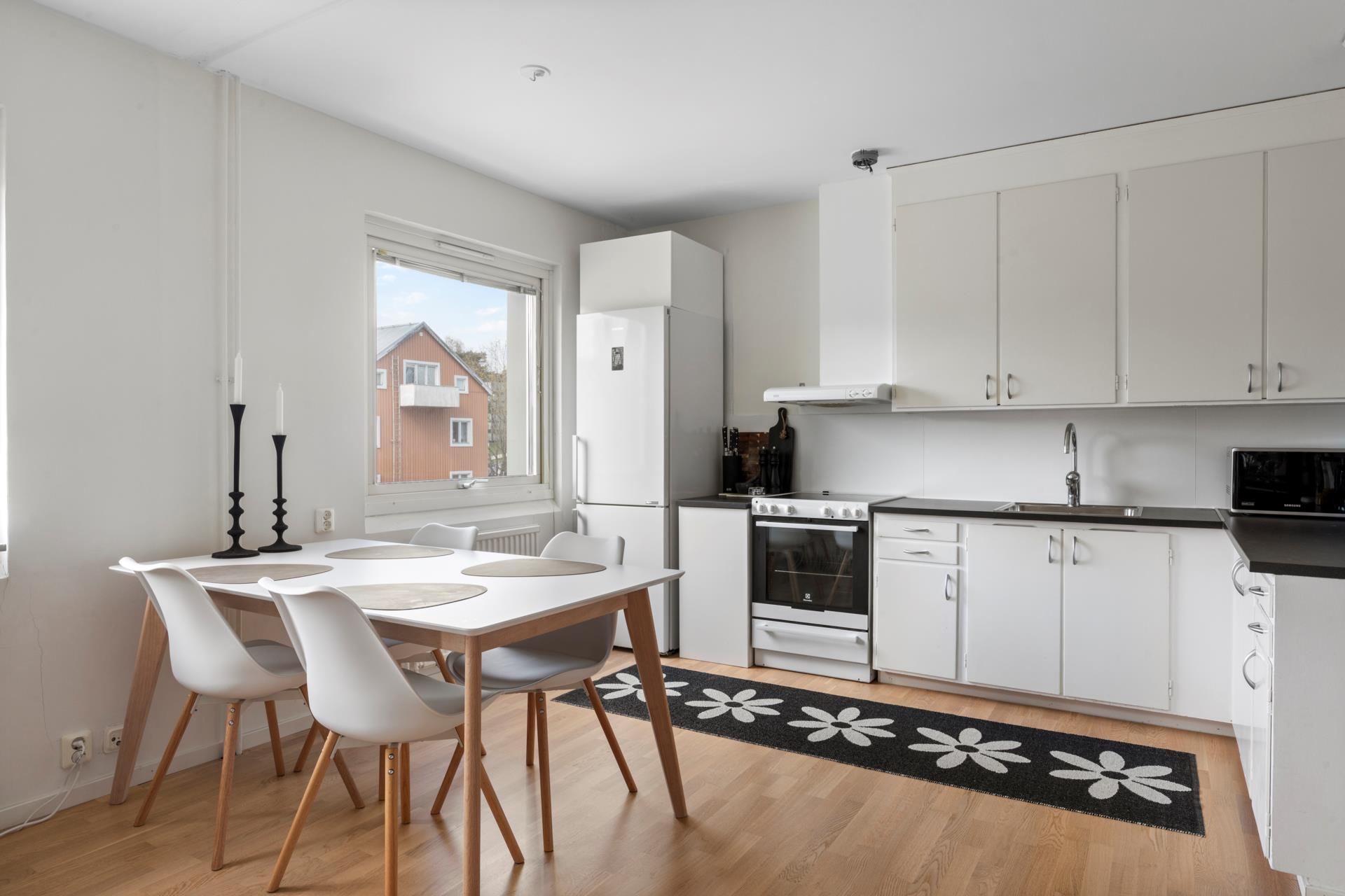 Stilren och kvadratsmart etta!