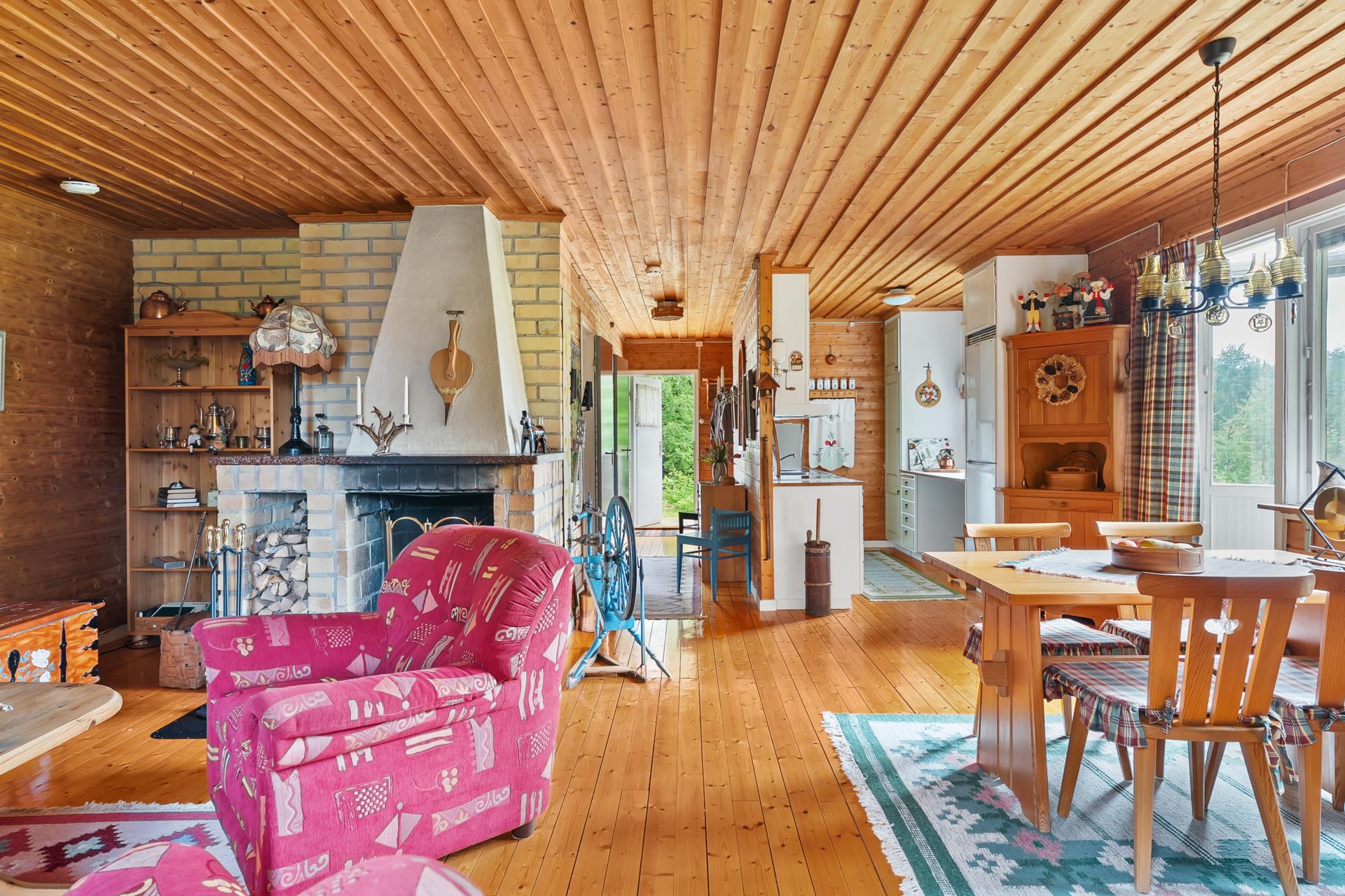 Mysigt fritidshus vid Huljesjön