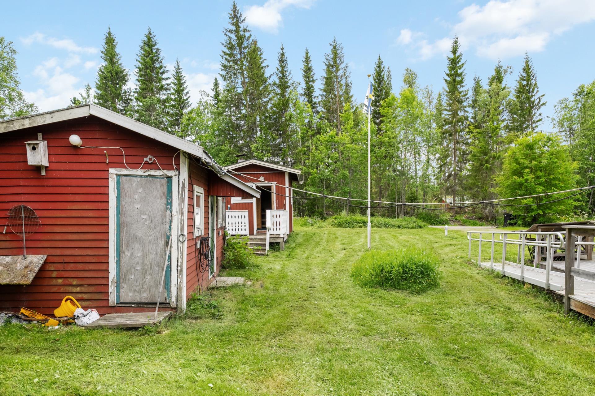 Charmigt fritidshus med närhet till strand och badplats!