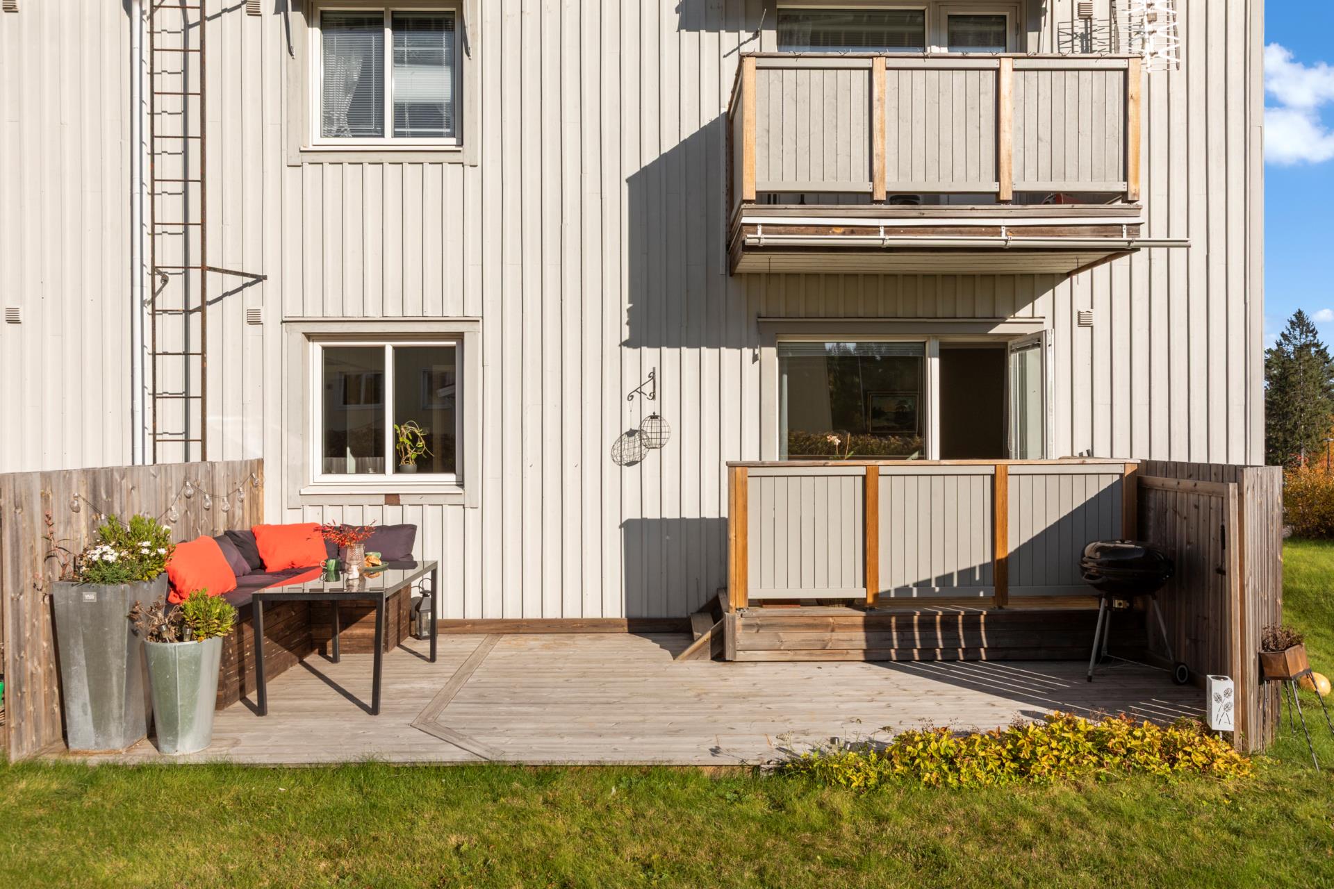 Ljus och rymlig tvåa med uteplats!