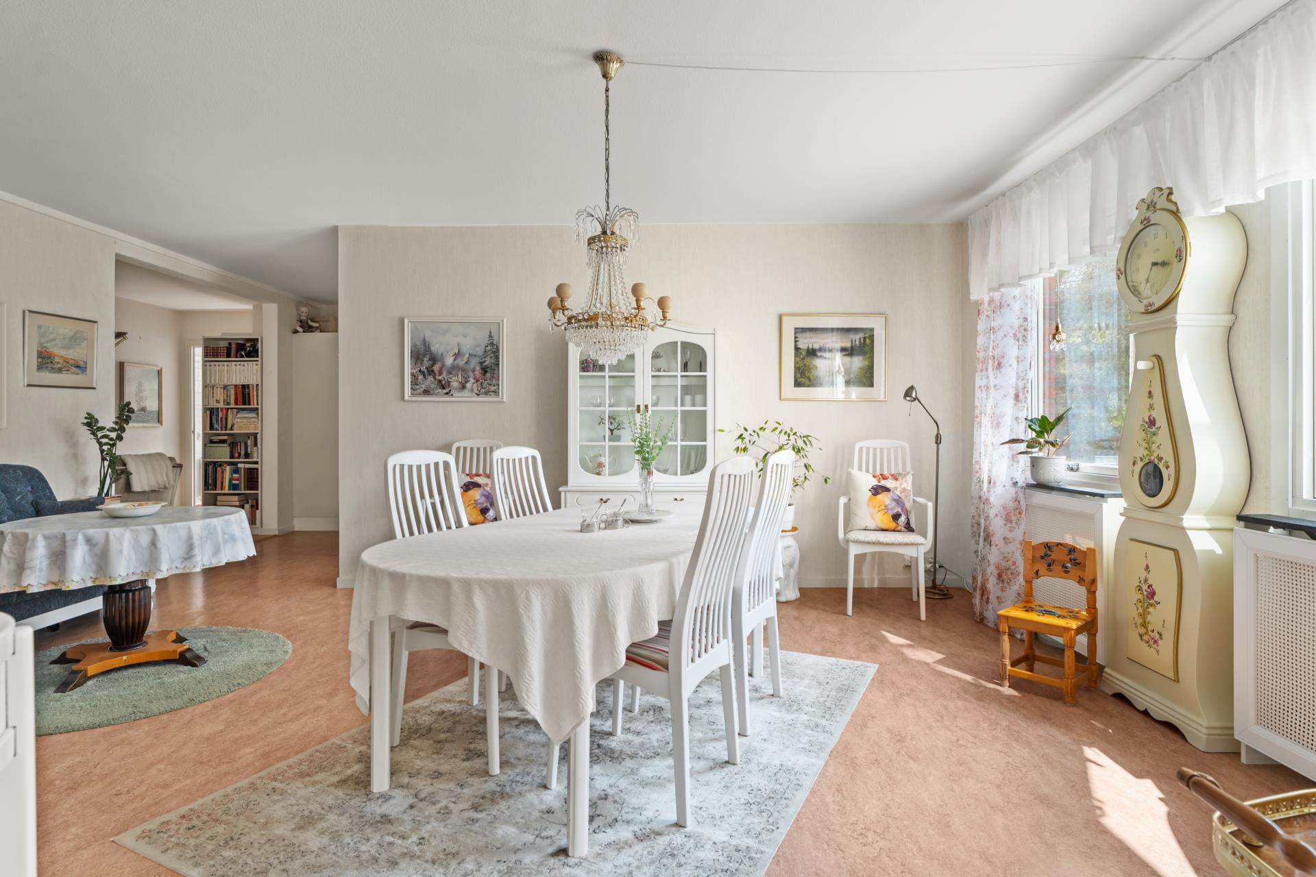 Härlig fyra med två inglasade balkonger!