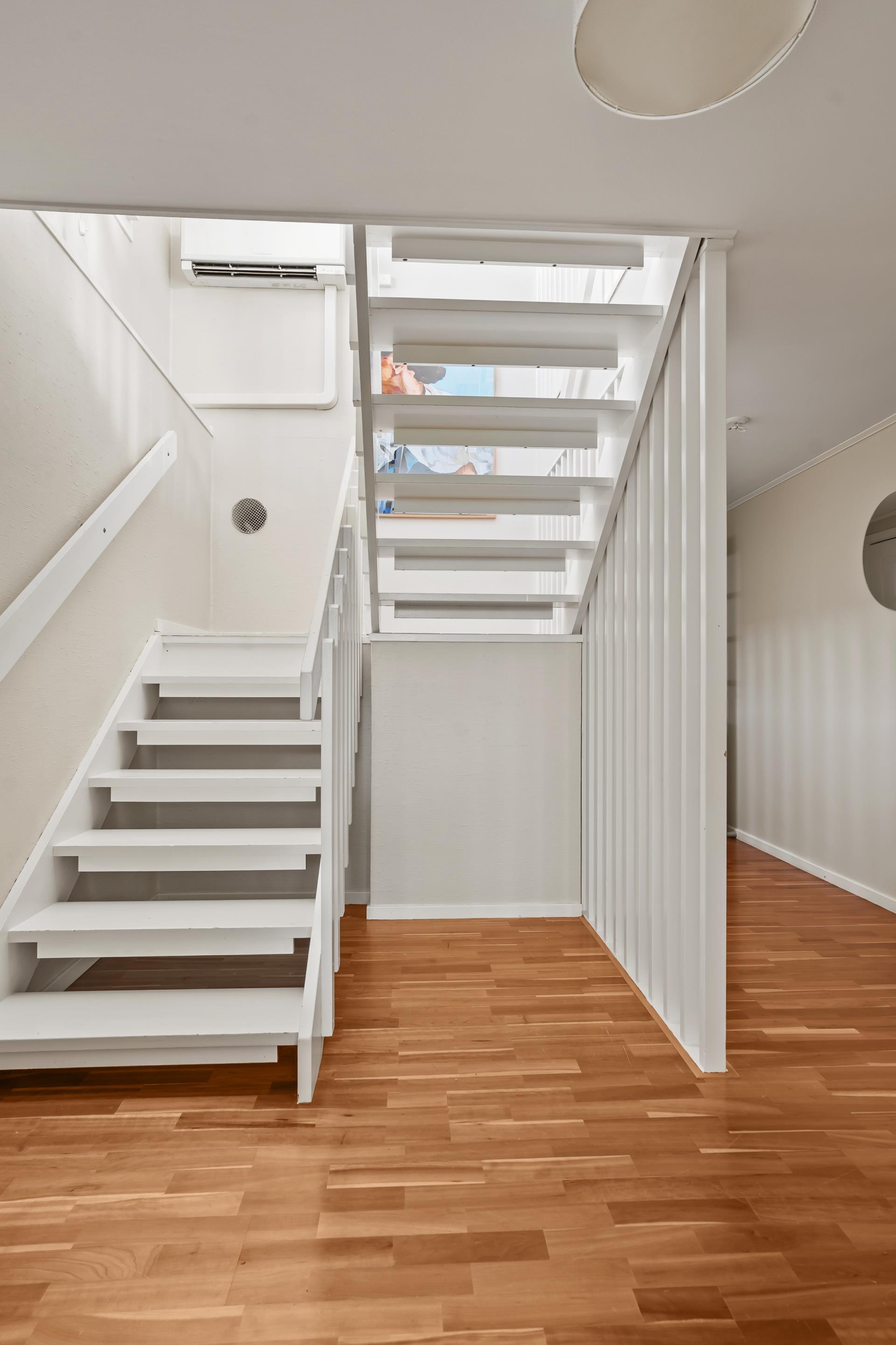 Välskött villa med gavelläge och trivsam planlösning!