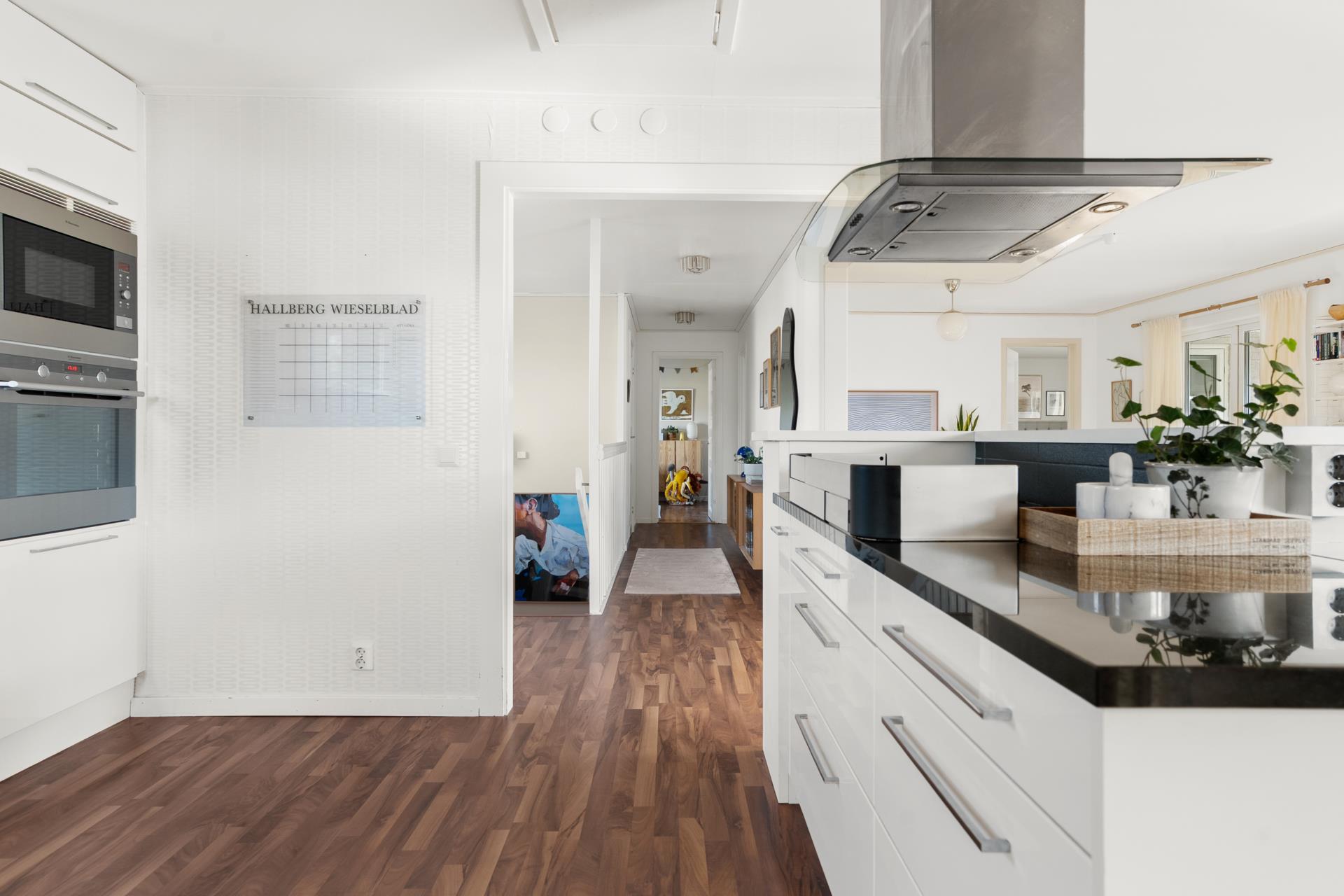 Välskött villa med gavelläge och trivsam planlösning!